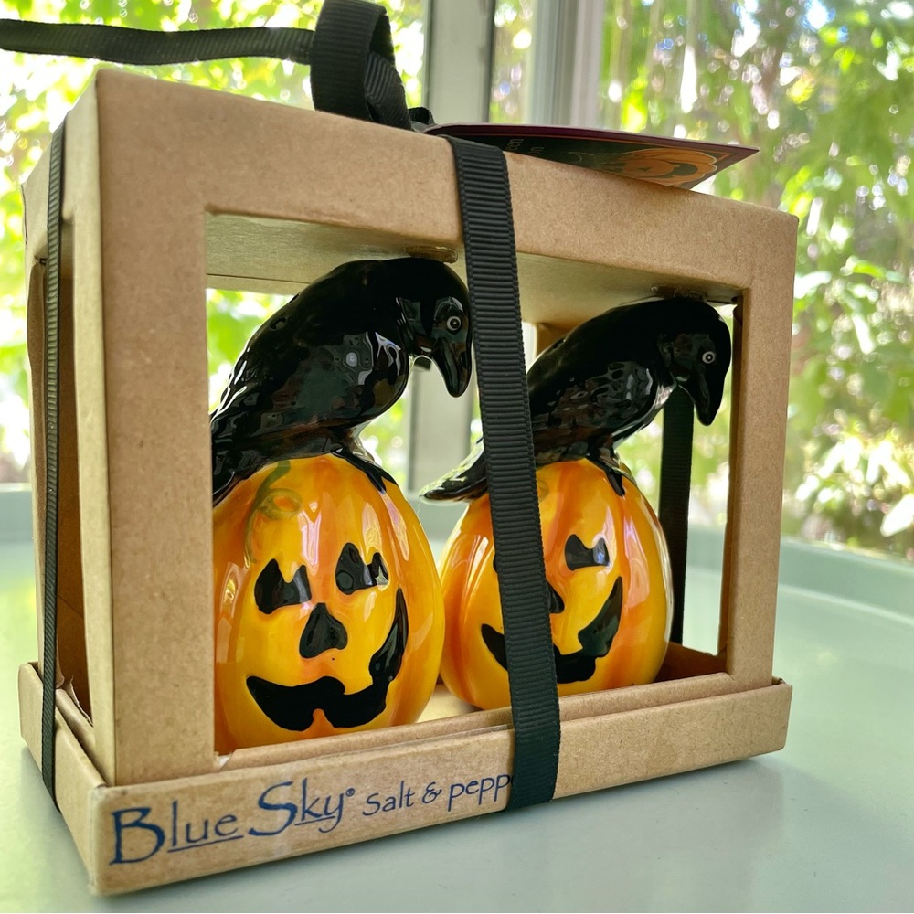 Blue Sky Halloween Crow and Pumpkin Salt & Pepper Shakers